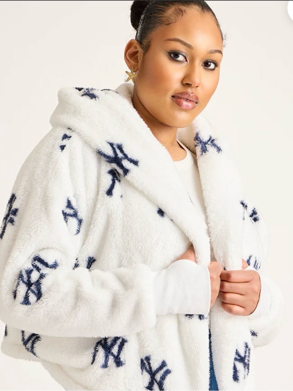 NY Yankees Jill Martin Hooded Cropped Sherpa Jacket